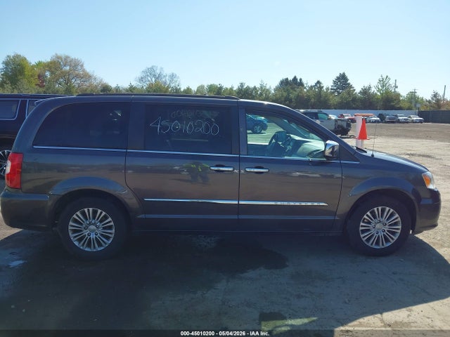 Chrysler Town & Country Touring-l