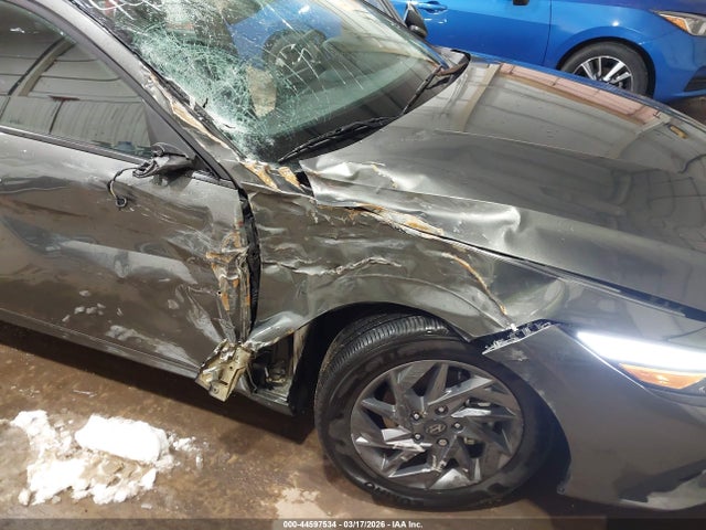 Hyundai ELANTRA Blue