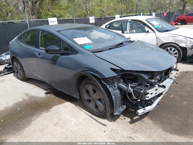 Salvage Toyota Prius Image