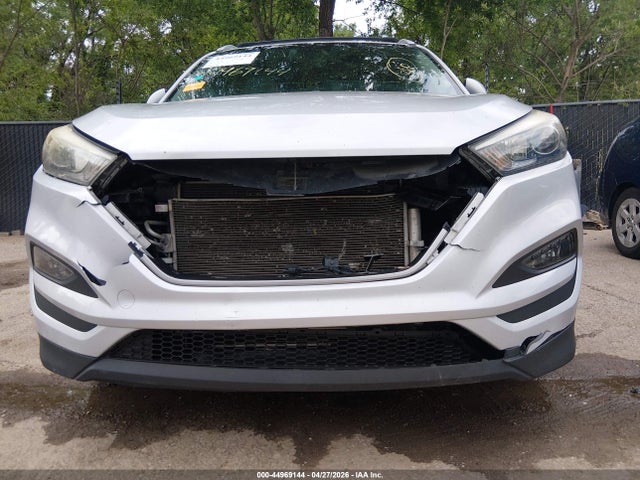 Hyundai TUCSON Se