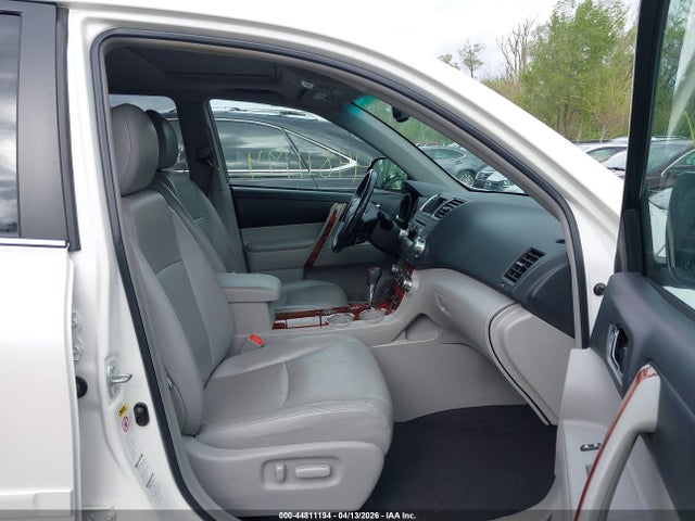 Toyota Highlander Limited V6