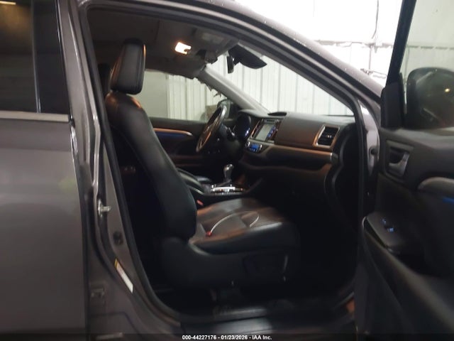 Toyota Highlander Se