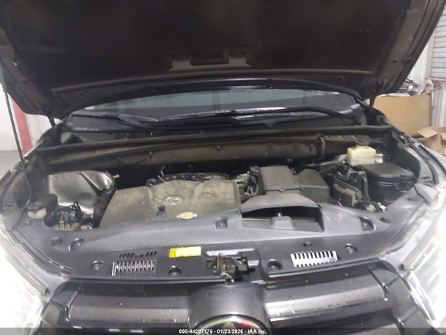 Toyota Highlander Se