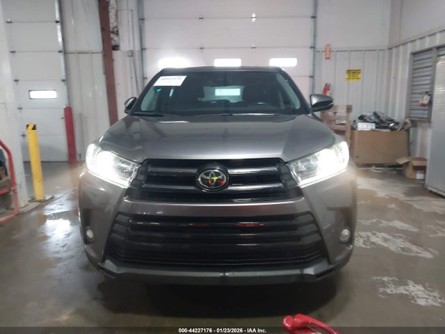 Toyota Highlander Se