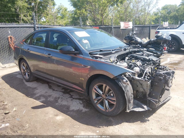 Salvage Volkswagen Jetta Image