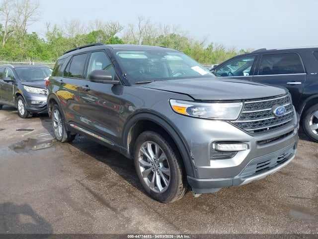 Salvage Ford Explorer Image