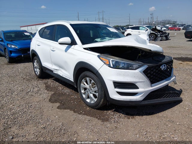 Salvage Hyundai TUCSON Image
