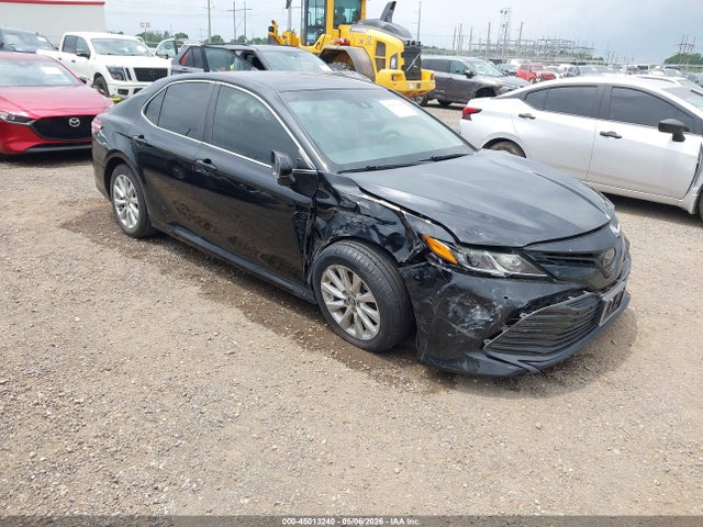 Salvage Toyota Camry Image