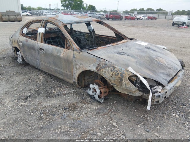 Salvage Ford Taurus Image