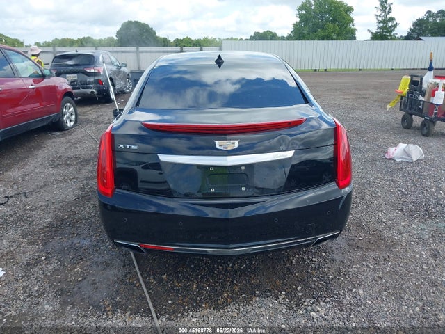 Cadillac XTS Luxury Collection