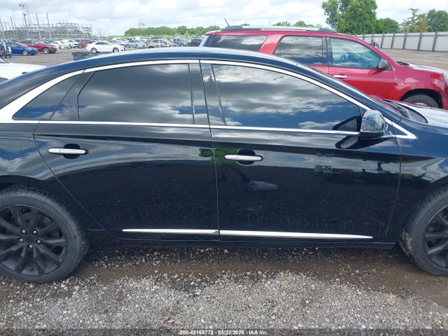 Cadillac XTS Luxury Collection