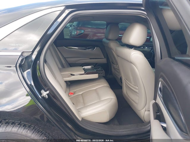 Cadillac XTS Luxury Collection