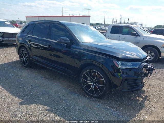 Salvage Audi Q7 Image