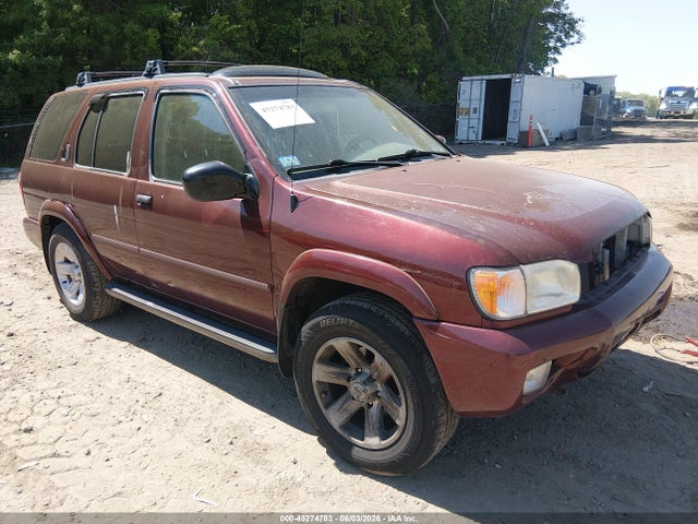 Salvage Nissan Pathfinder Image