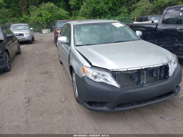 Salvage Toyota Avalon Image