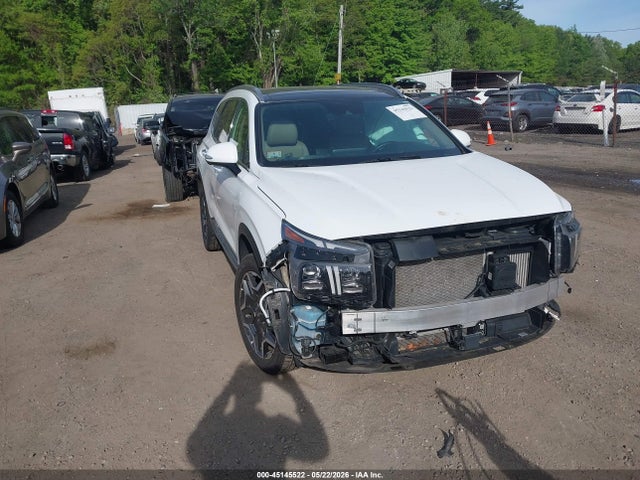 Salvage Hyundai SANTA FE Image