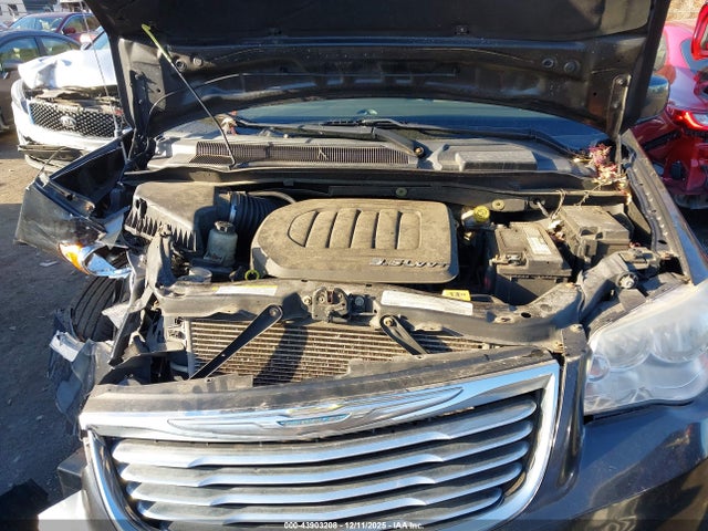 Chrysler Town & Country Touring