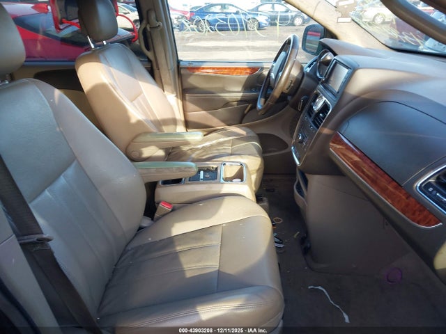 Chrysler Town & Country Touring