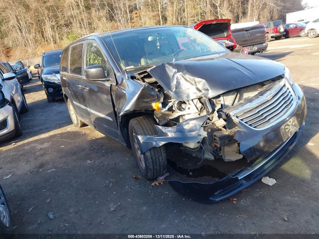 Salvage Chrysler Town & Country Image