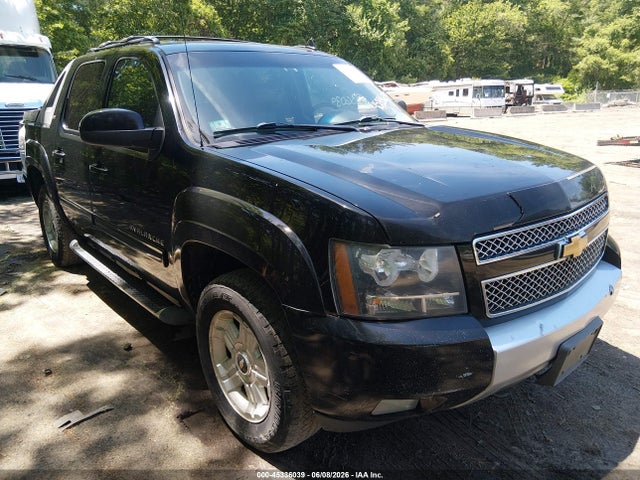 Salvage Chevrolet Avalanche Image