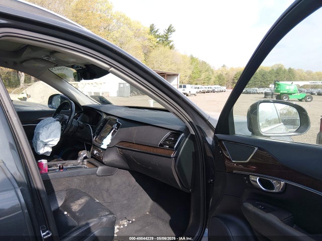 Volvo XC90 T6 Momentum