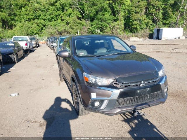 Salvage Mitsubishi Outlander Image