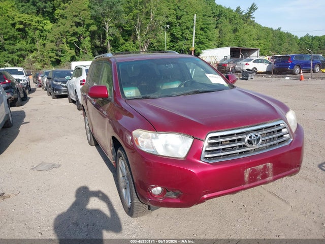 Salvage Toyota Highlander Image