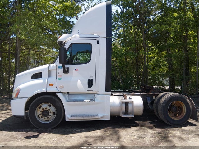 Freightliner Cascadia 113