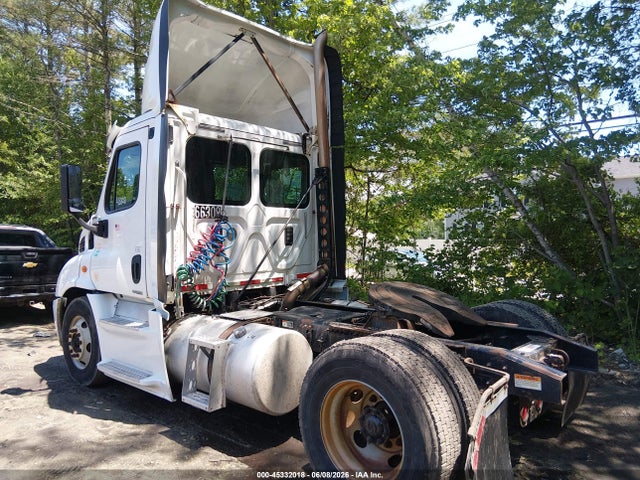 Freightliner Cascadia 113