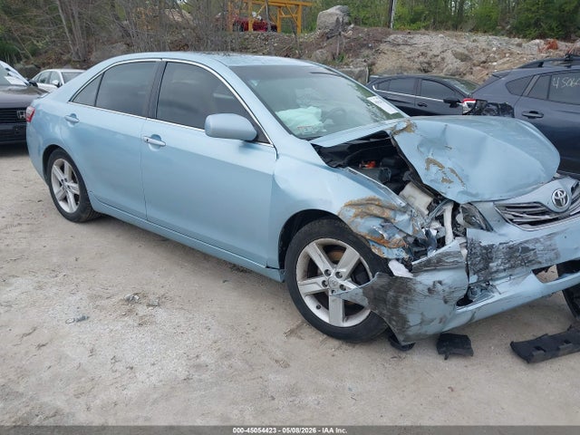 Salvage Toyota Camry Image