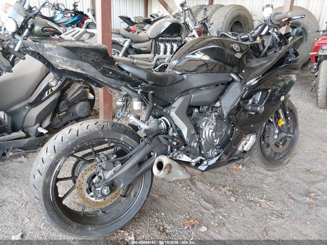 Yamaha Yzfr7