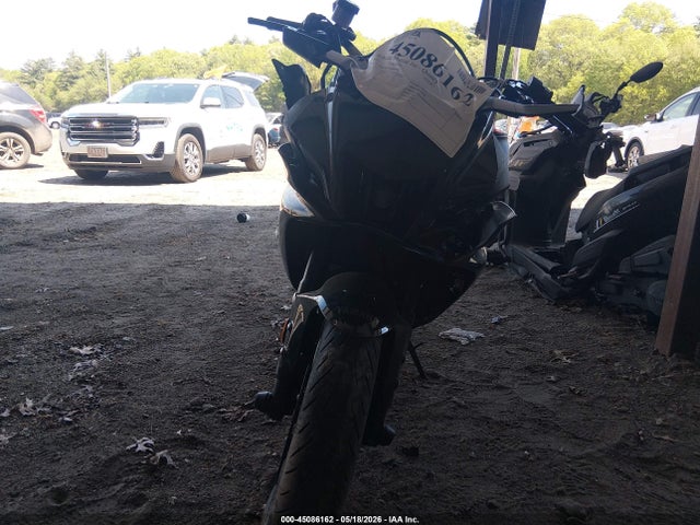 Yamaha Yzfr7