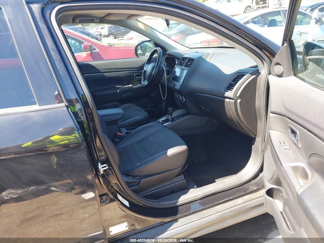 Mitsubishi Outlander 2.4 Se