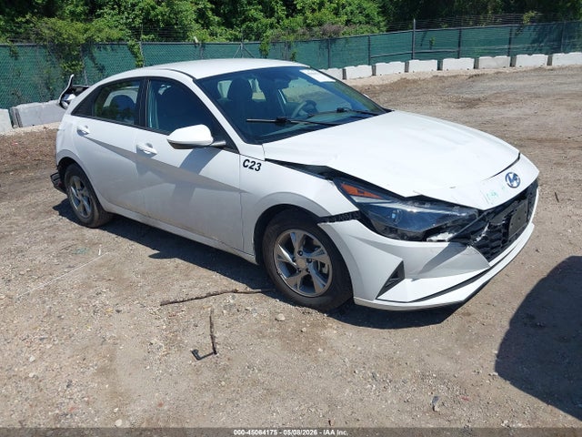 Salvage Hyundai ELANTRA Image