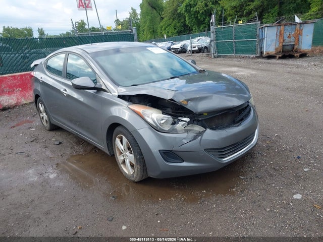 Salvage Hyundai ELANTRA Image