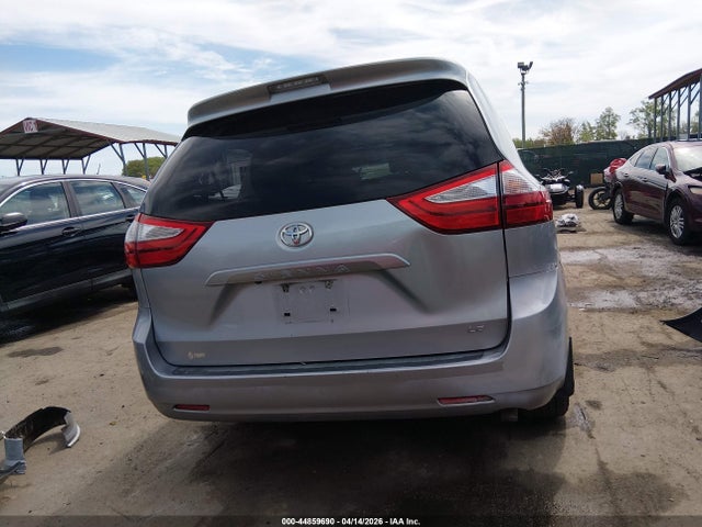 Toyota Sienna Le 8 Passenger
