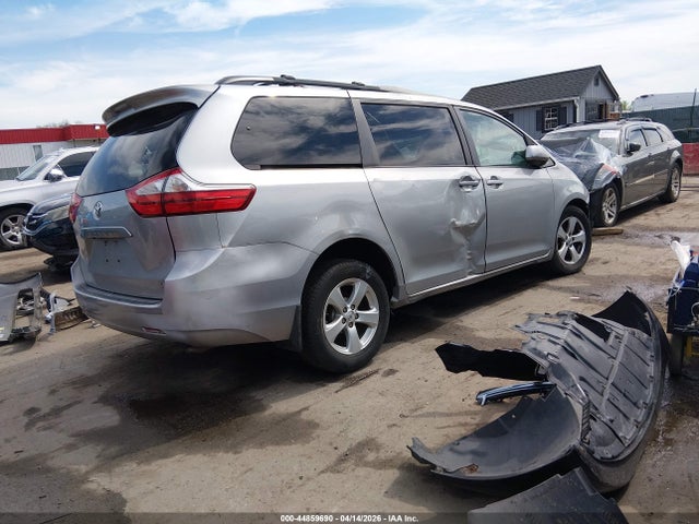 Toyota Sienna Le 8 Passenger