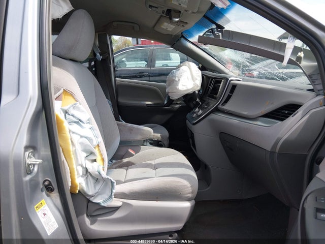 Toyota Sienna Le 8 Passenger