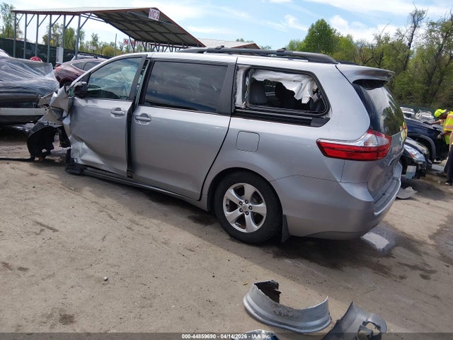 Toyota Sienna Le 8 Passenger