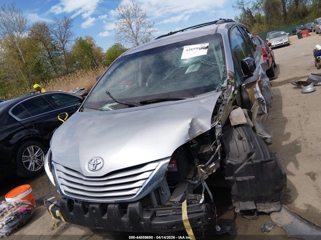 Toyota Sienna Le 8 Passenger
