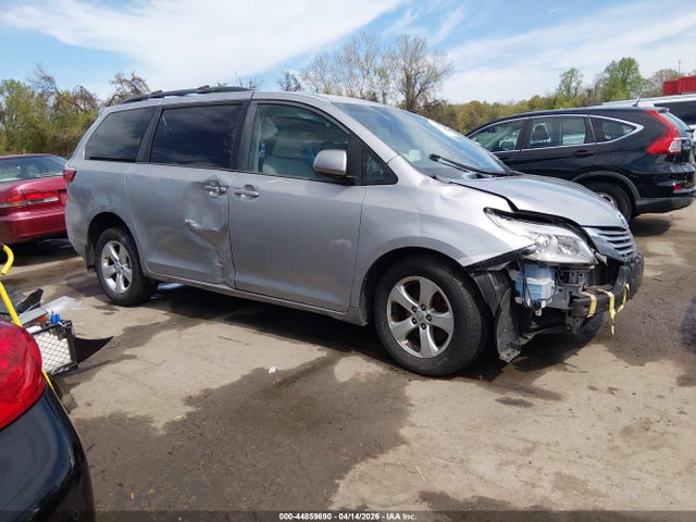 Toyota Sienna Le 8 Passenger