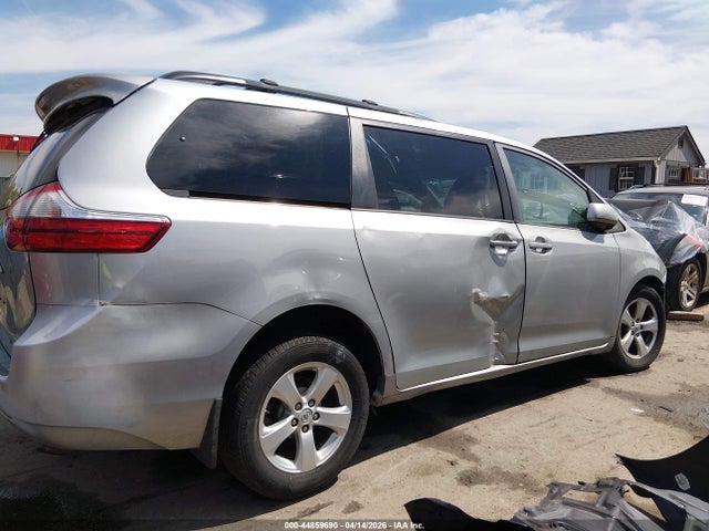 Toyota Sienna Le 8 Passenger