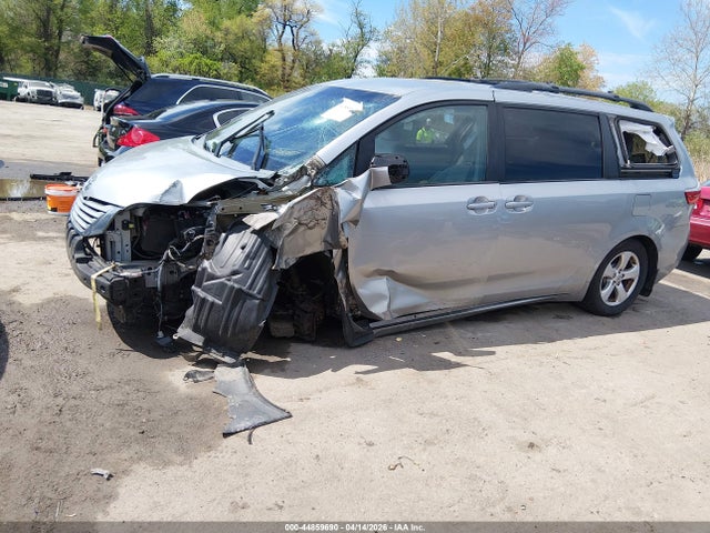 Toyota Sienna Le 8 Passenger