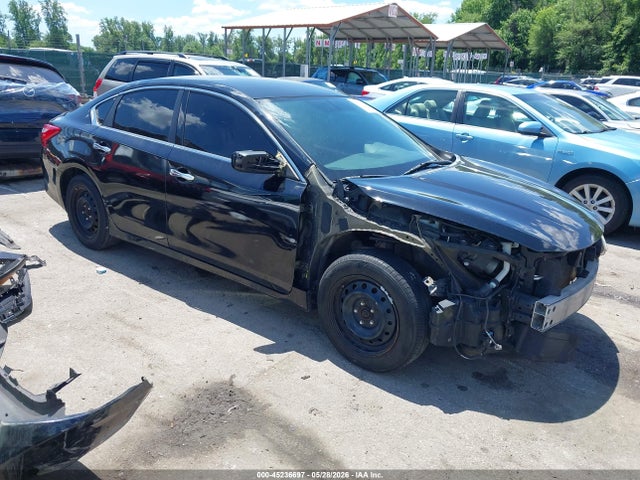 Salvage Nissan Altima Image