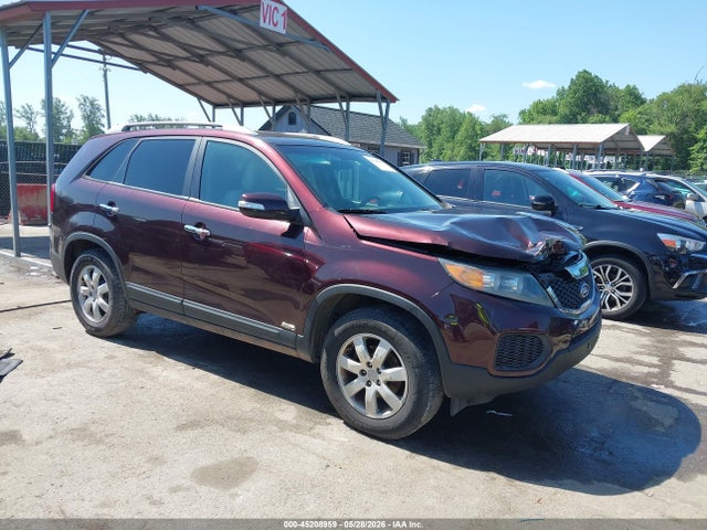 Salvage Kia Sorento Image