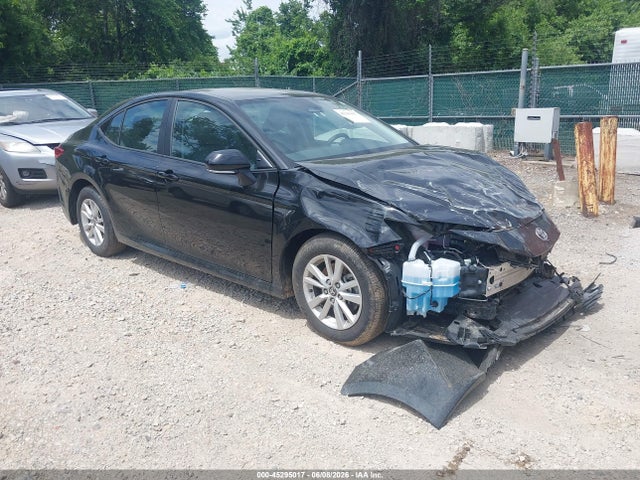 Salvage Toyota Camry Image
