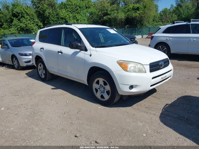Salvage Toyota RAV4 Image