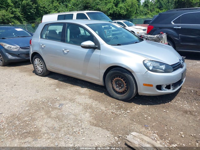 Salvage Volkswagen Golf Image