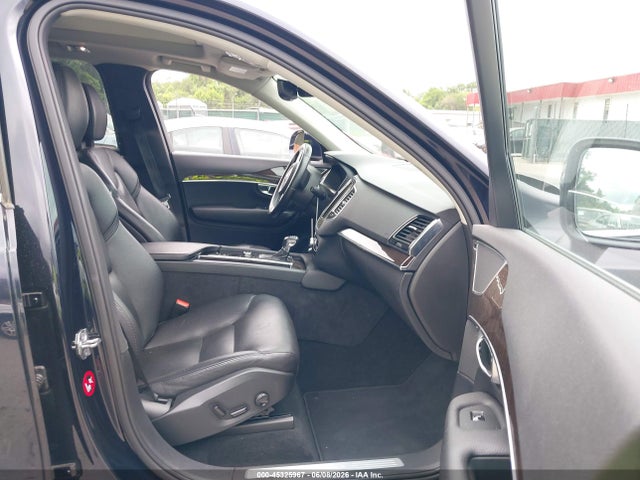 Volvo XC90 T6 Momentum
