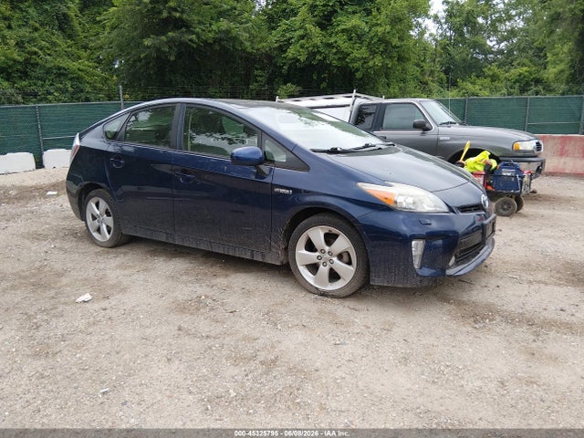 Salvage Toyota Prius Image